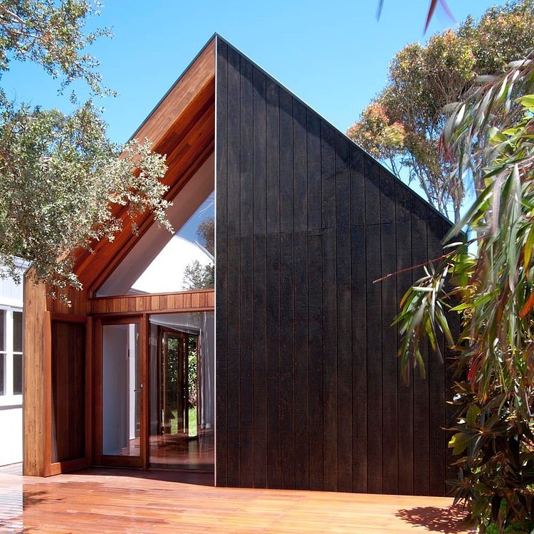 Beach House by Auhaus Architecture
