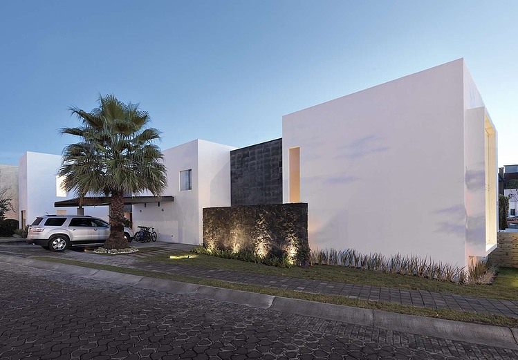 Casa ATT by Dionne Arquitectos
