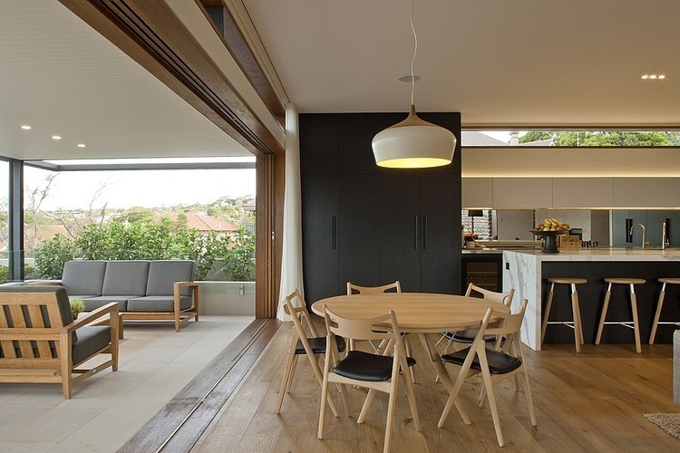 Middle Harbour House by Richard Cole Architecture