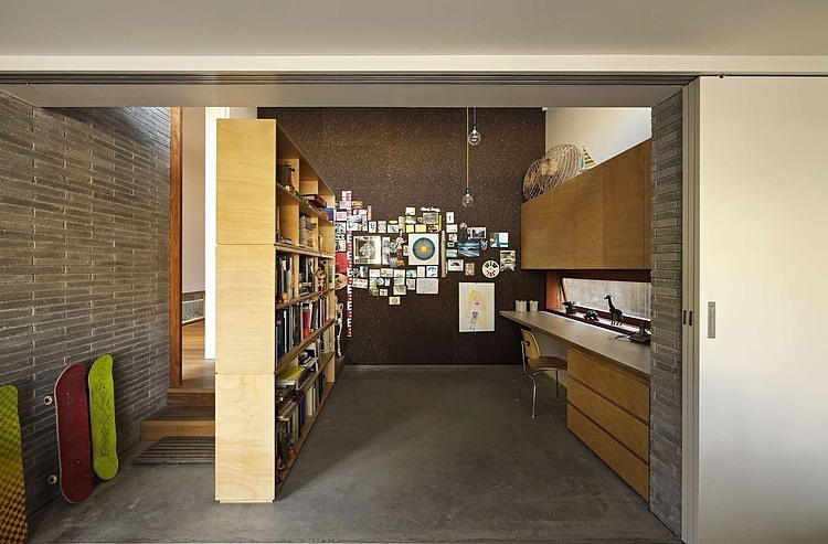 Plywood House II by Andrew Burges Architects