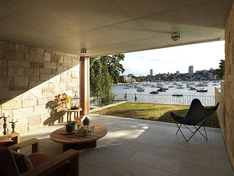 Harbourside Apartment by Andrew Burges Architects
