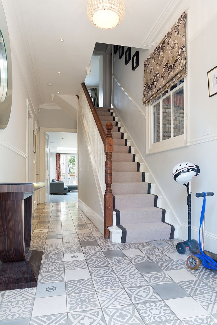 Shelgate Road House by Granit Chartered Architects