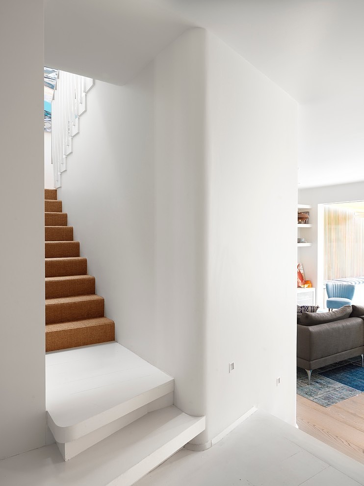 Terrace House by Luigi Rosselli Architects