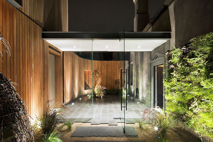 Kooyong Residence by Matt Gibson Architecture