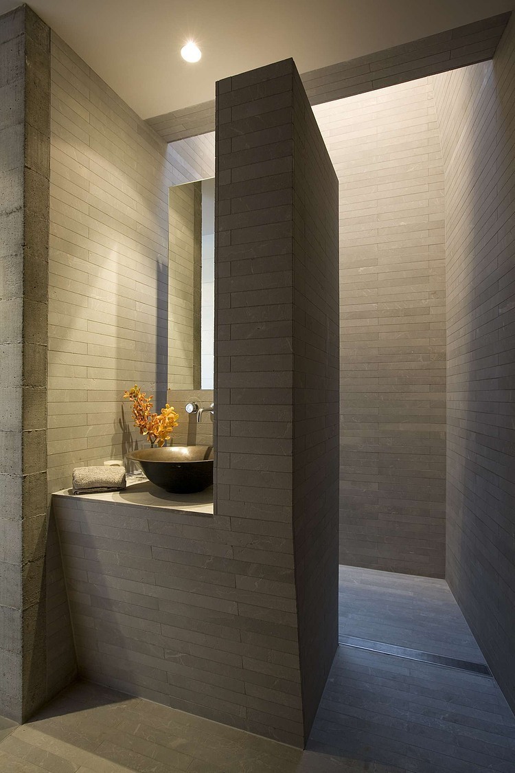 Harbourside Apartment by Andrew Burges Architects