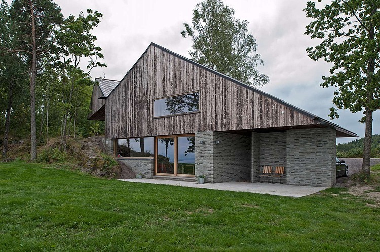 House in Holmestrand by Schjelderup Trondahl Architects