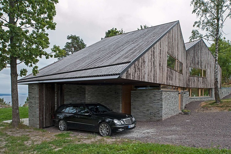 House in Holmestrand by Schjelderup Trondahl Architects