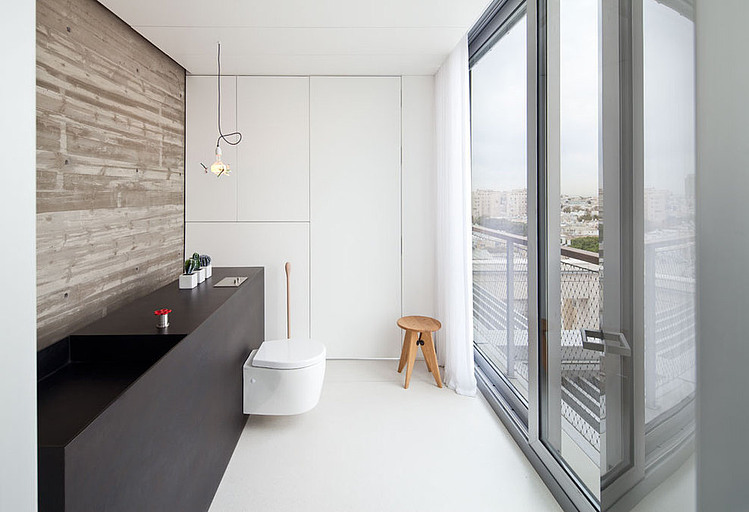 Antokolsky Penthouse by Pitsou Kedem Architects