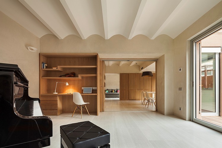 Duplex In Gracia by Zest Architecture