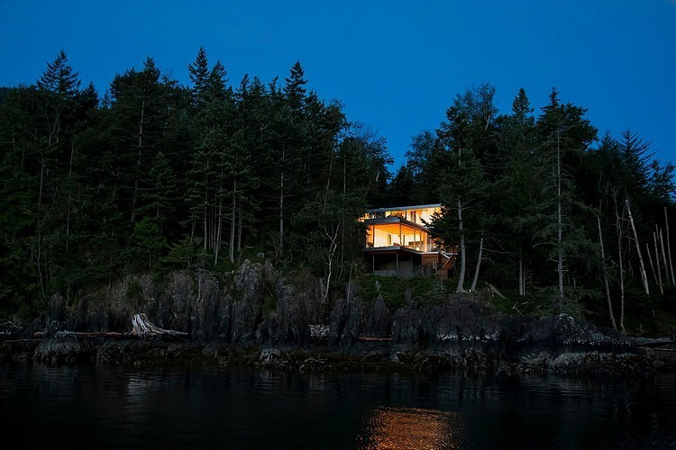 Gambier Island House by Mcfarlane Green Biggar