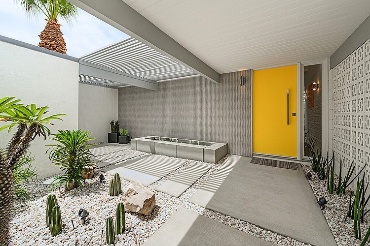 Hidden Desert Residence by H3K Design