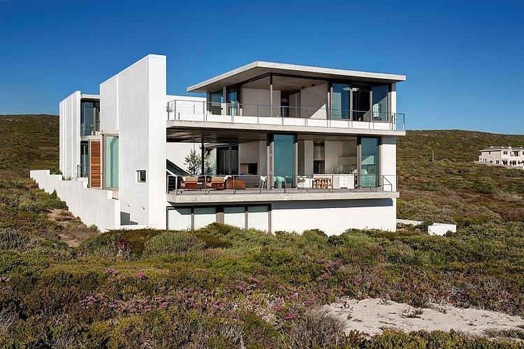 Pearl Bay Residence by Gavin Maddock Design Studio