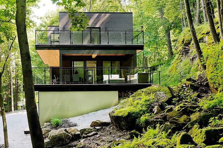 Lake Champlain Retreat by Atelier BOOM TOWN