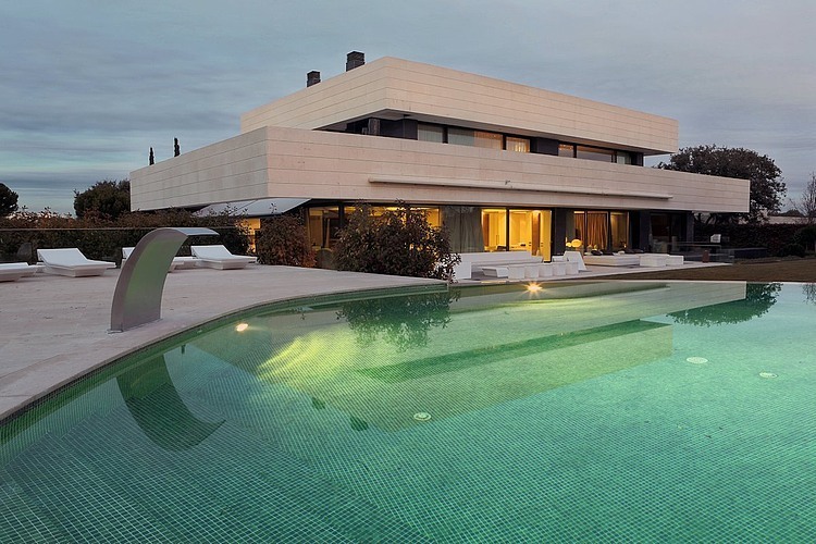 LV House by A-cero