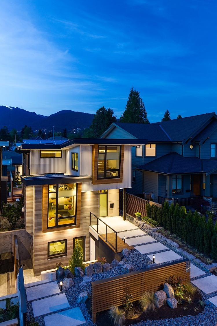 Midori Uchi Home by Naikoon Contracting & Kerschbaumer Design