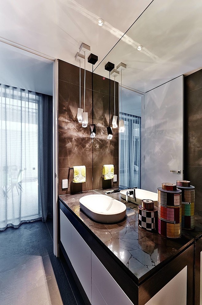 Modernist House by DSID