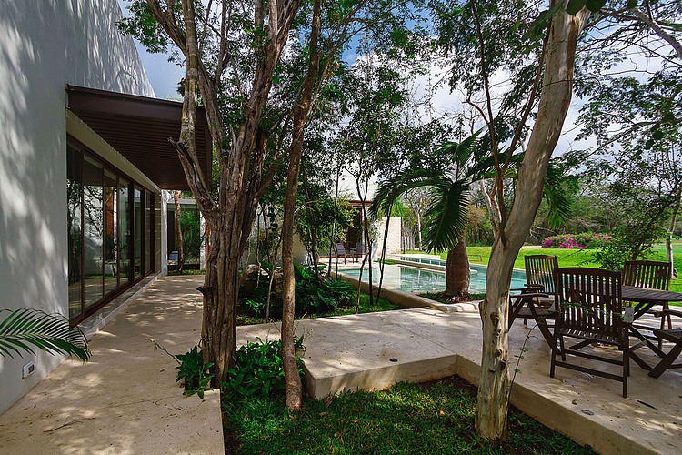 Aldea House by Seijo Peon Arquitectos y Asociados