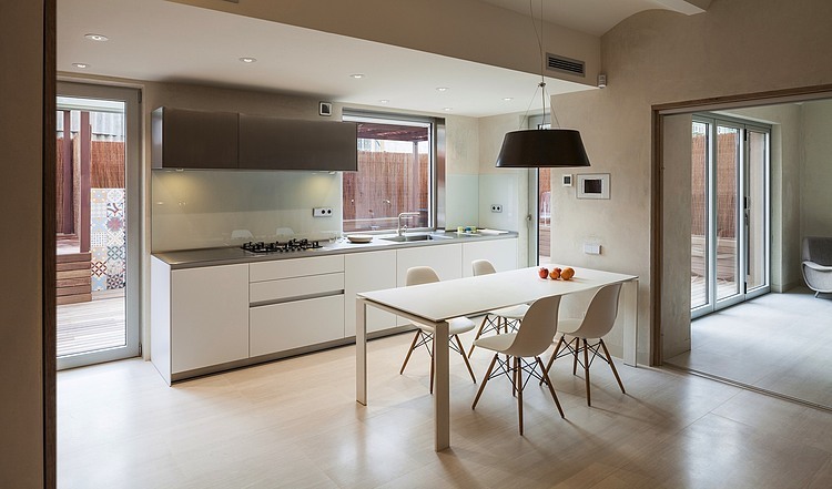 Duplex In Gracia by Zest Architecture