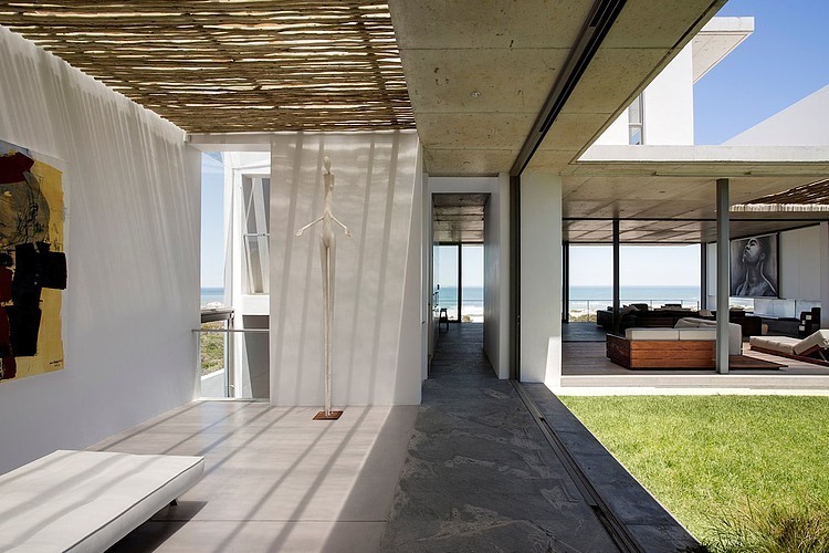 Pearl Bay Residence by Gavin Maddock Design Studio