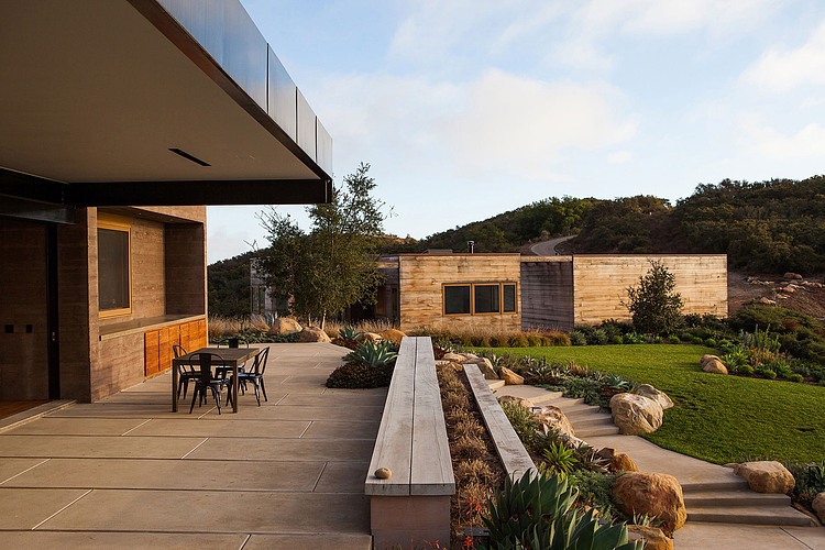 Toro Canyon Residence by Bestor Architecture