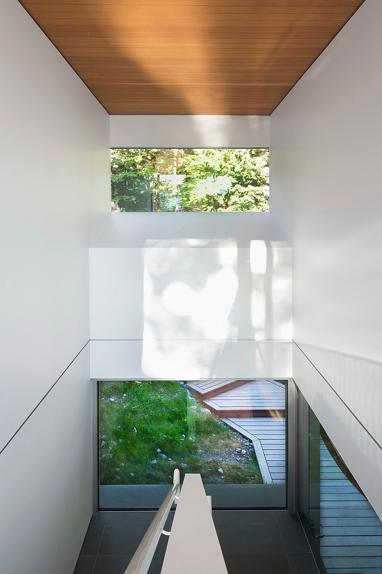 Gambier Island House by Mcfarlane Green Biggar