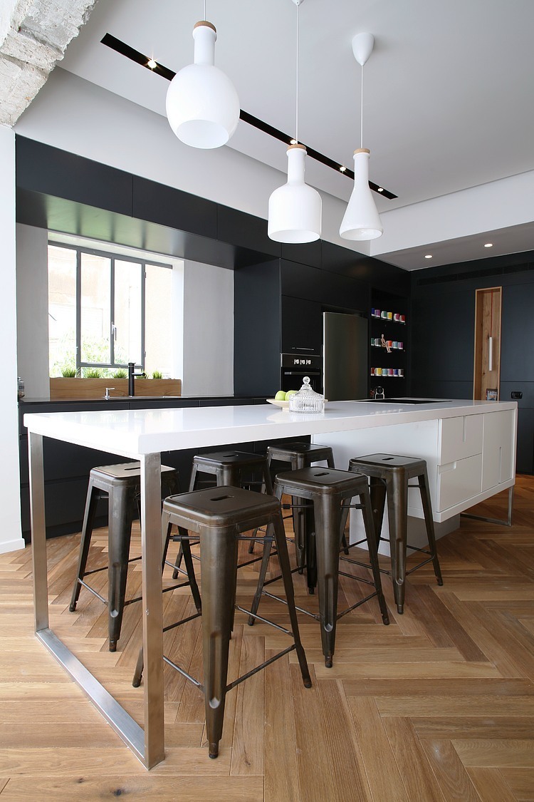 Rothschild Blvd Apartment by Dori - Interior Design