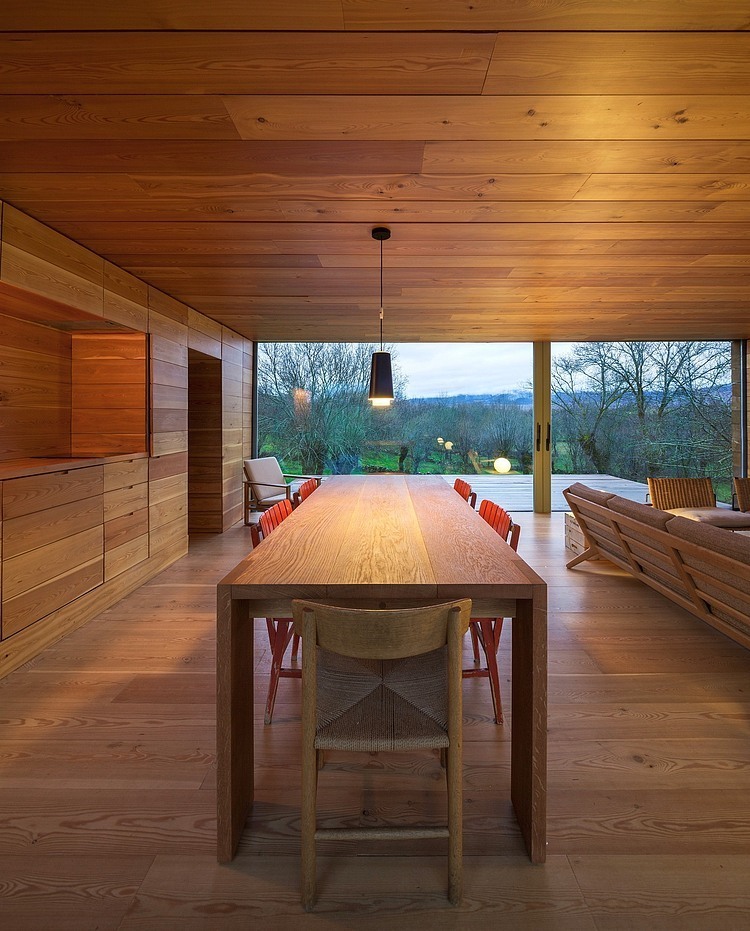 Four Seasons House by ch+qs
