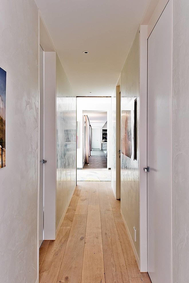 Modernist House by DSID