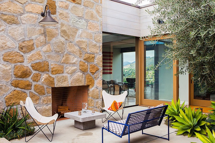 Toro Canyon Residence by Bestor Architecture