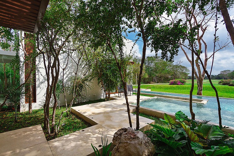 Aldea House by Seijo Peon Arquitectos y Asociados