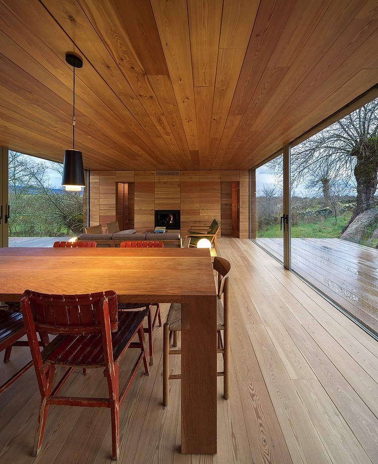 Four Seasons House by ch+qs