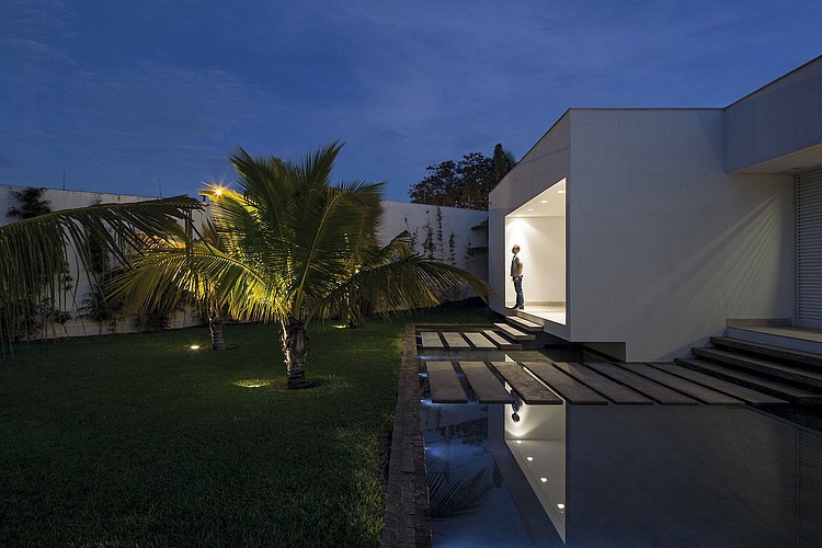 TB Residence by Aguirre Arquitetura