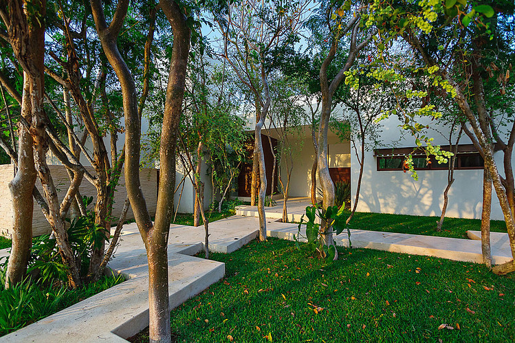 Aldea House by Seijo Peon Arquitectos y Asociados