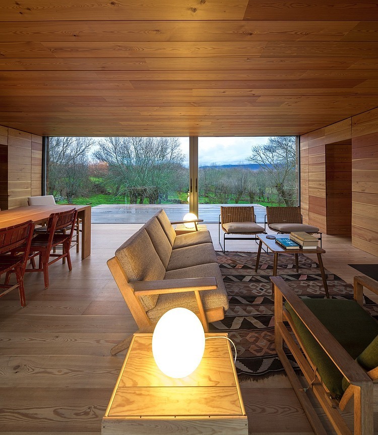 Four Seasons House by ch+qs