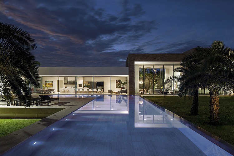 TB Residence by Aguirre Arquitetura