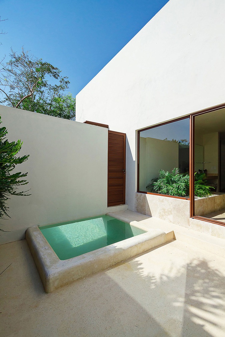 Aldea House by Seijo Peon Arquitectos y Asociados