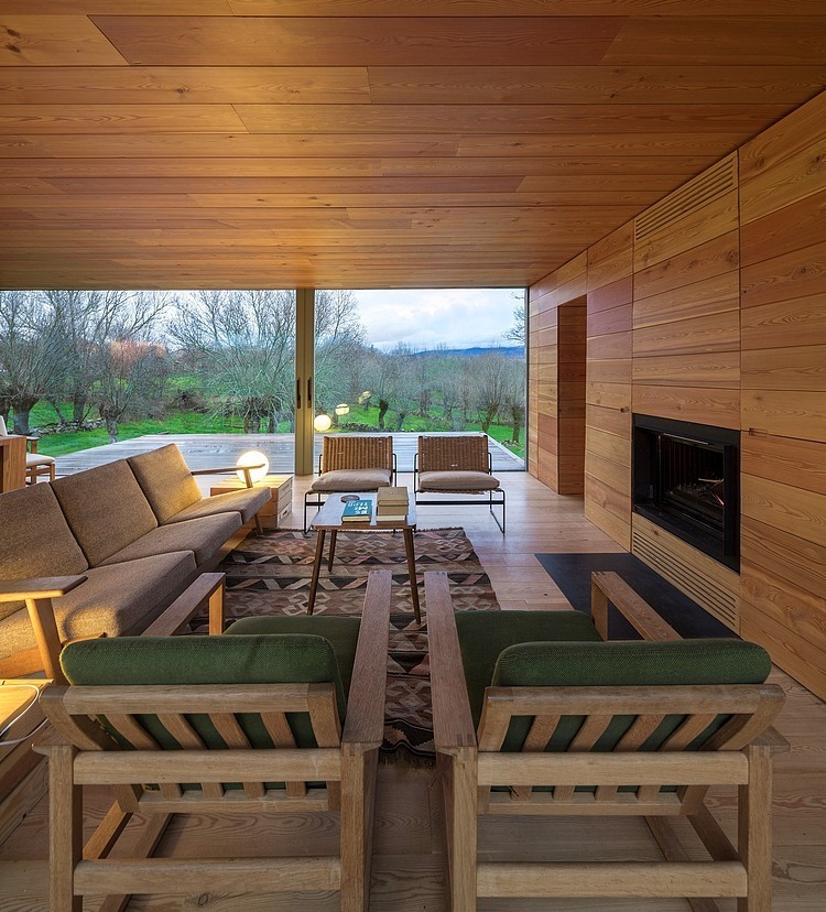 Four Seasons House by ch+qs