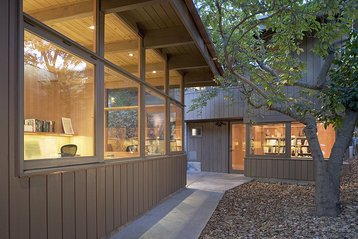 Mid-Century Modern Renovation by Koch Architects
