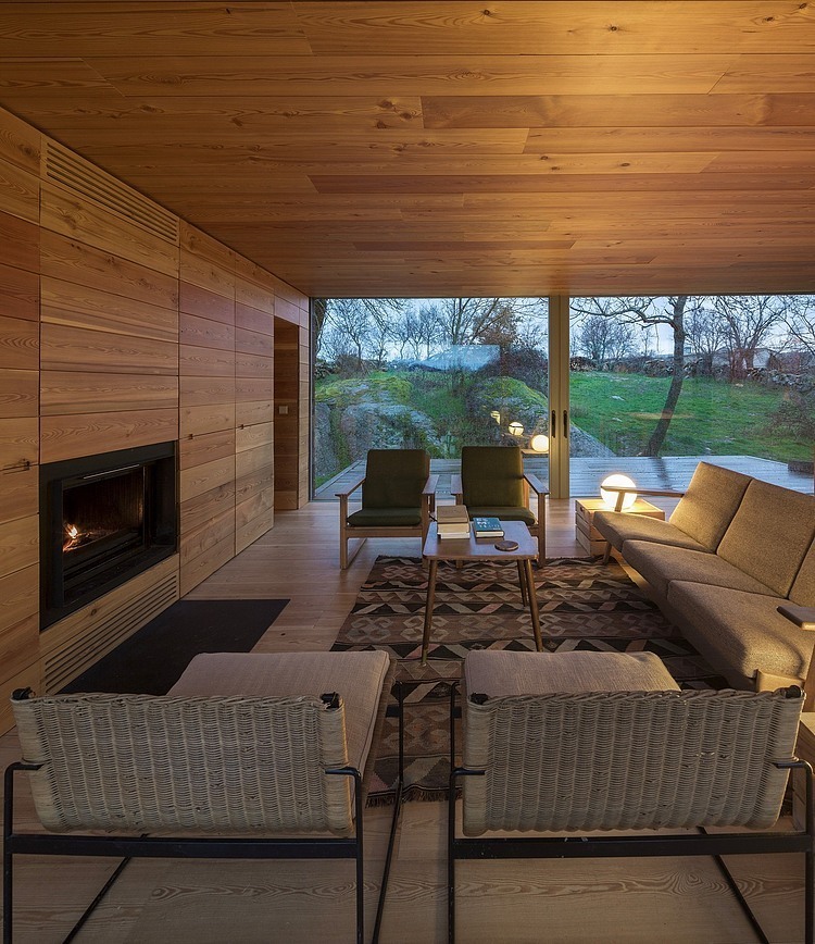 Four Seasons House by ch+qs