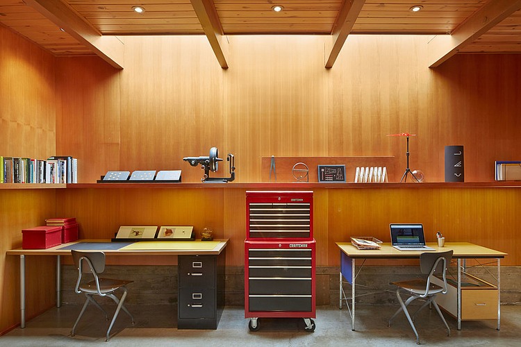 Mid-Century Modern Renovation by Koch Architects