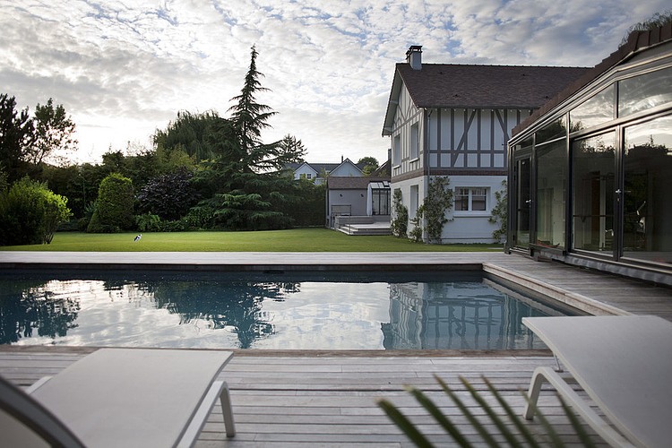 Villennes-sur-Seine Residence by Olivier Chabaud Architecte