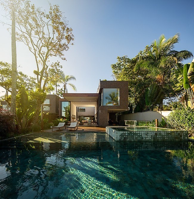 Four Houses in Baleia by Studio Arthur Casas