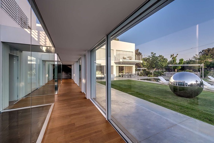 The Cubes House by Nestor Architecture