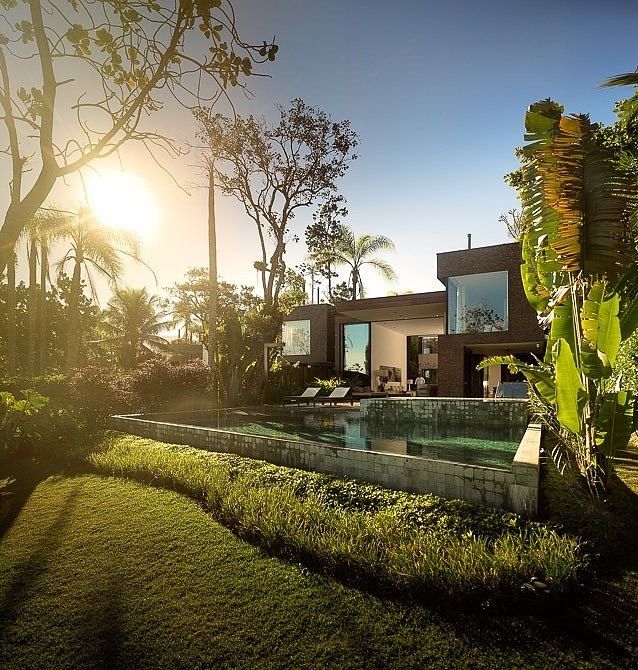 Four Houses in Baleia by Studio Arthur Casas