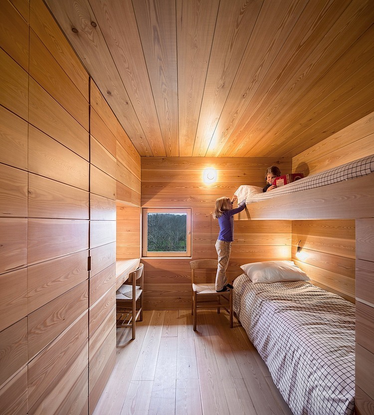 Four Seasons House by ch+qs