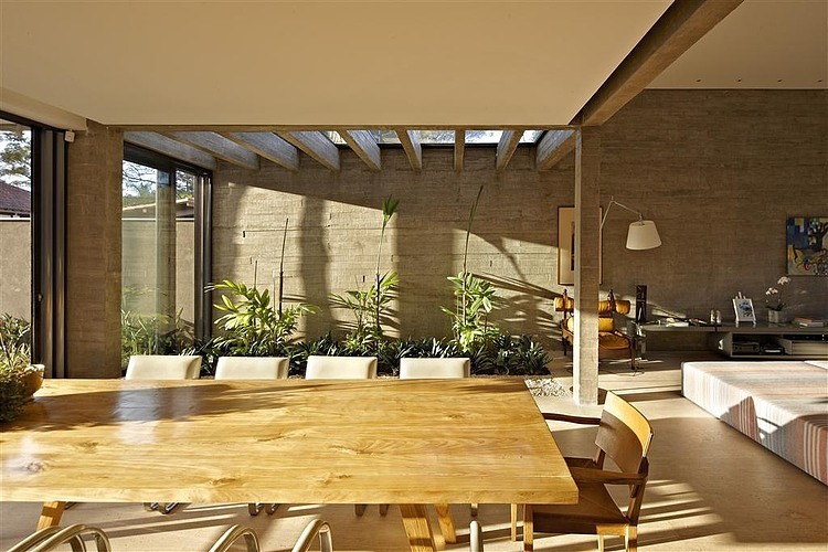 Belo Horizonte House by Anastasia Architects