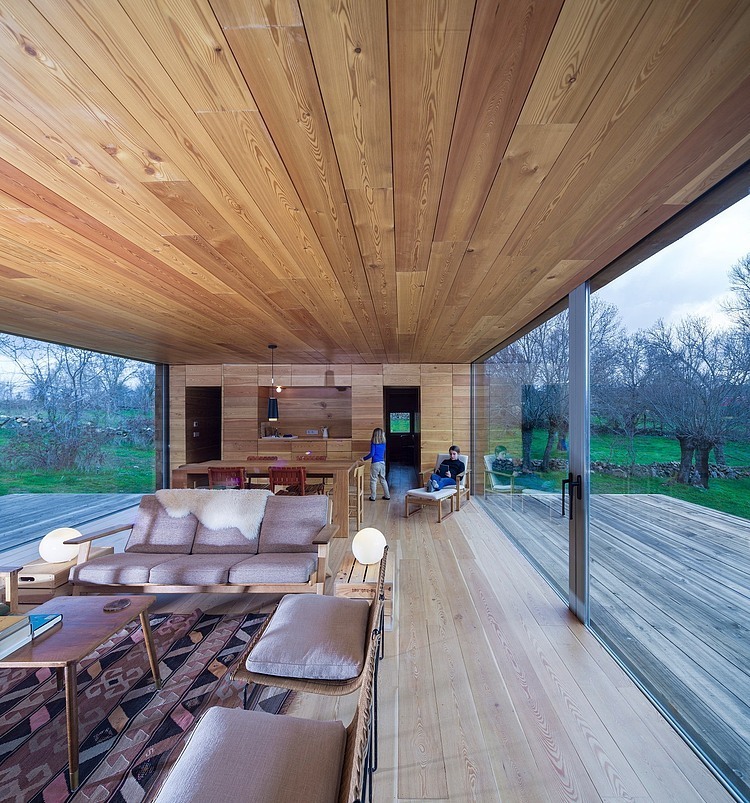 Four Seasons House by ch+qs