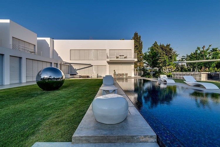 The Cubes House by Nestor Architecture