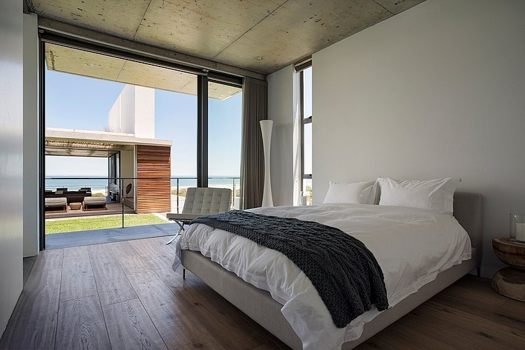 Pearl Bay Residence by Gavin Maddock Design Studio