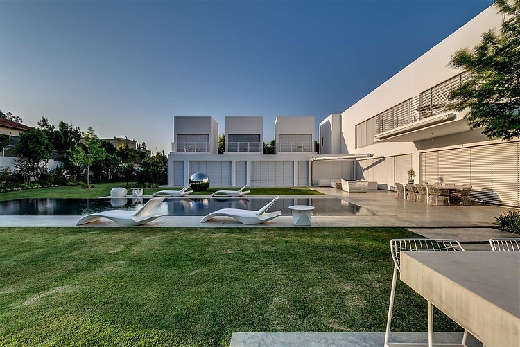 The Cubes House by Nestor Architecture
